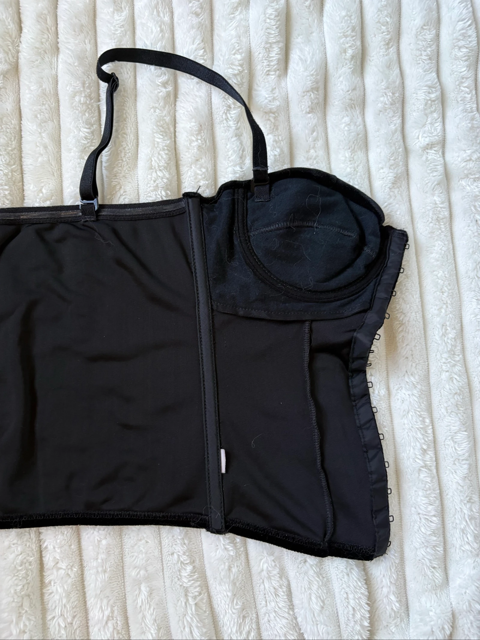 Bustier con corsé y lentejuelas – photo 4